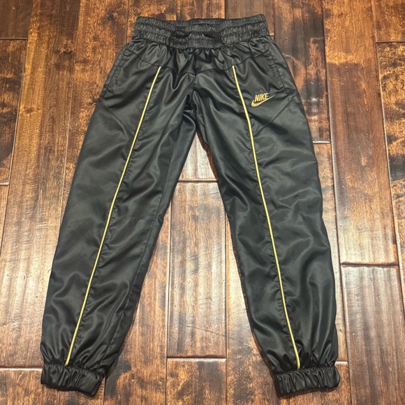 NIKE JOGGERS YOUTH Size XL - Picture 1 of 7